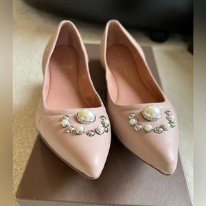 NIB Linea Paolo Nadia Embellished Pointy Toe Flat
Size 7 Color Blush